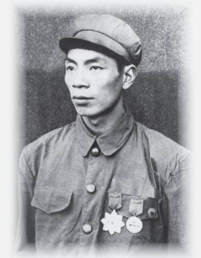 中國人民志愿軍的第一名志愿軍，英勇無畏的先驅(qū)者，中國人民志愿軍先驅(qū)，首位英勇無畏的志愿者