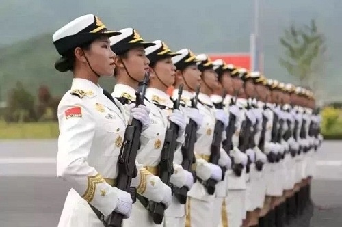 中國(guó)女兵視頻大全，英勇無(wú)畏，展現(xiàn)新時(shí)代風(fēng)采，中國(guó)女兵展現(xiàn)新時(shí)代風(fēng)采，英勇無(wú)畏的視頻大全