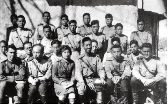 軍事頻道主持人的移民現(xiàn)象，背景、影響與反思，軍事頻道主持人移民現(xiàn)象，背景、影響與反思探討