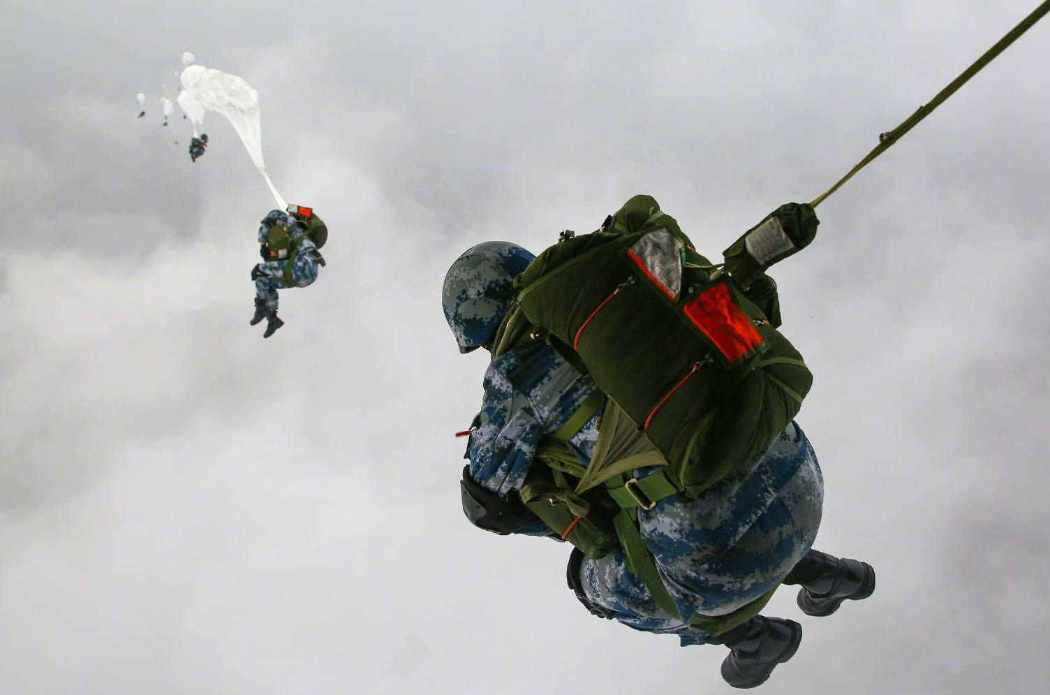 揭秘空降兵第十五軍的榮耀與使命，揭秘空降兵第十五軍的榮耀與擔(dān)當(dāng)使命