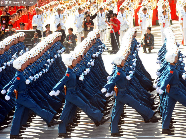 國(guó)慶閱兵方隊(duì)，整齊一律中展現(xiàn)的形式美法則，國(guó)慶閱兵方隊(duì)展現(xiàn)的形式美法則，整齊一律中的震撼力量