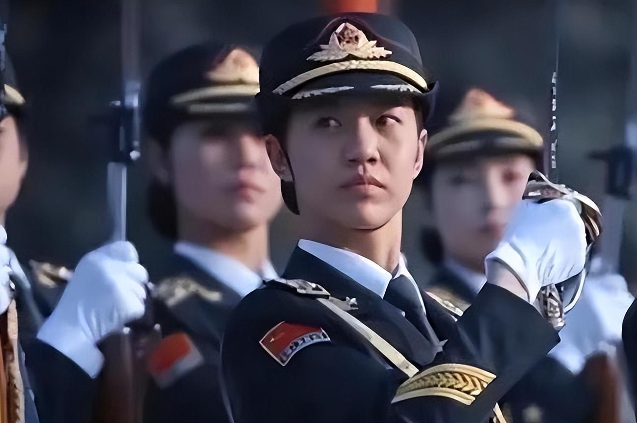 三軍儀仗隊(duì)女兵程誠(chéng)照片，展現(xiàn)新時(shí)代巾幗英雄的風(fēng)采，三軍儀仗隊(duì)女兵程誠(chéng)照片，新時(shí)代巾幗英雄風(fēng)采展現(xiàn)