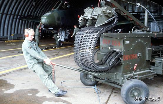 揭秘A-10攻擊機(jī)炮彈，戰(zhàn)爭(zhēng)中的空中霸主，揭秘A-10攻擊機(jī)炮彈，戰(zhàn)爭(zhēng)中的空中霸主霸主地位揭秘