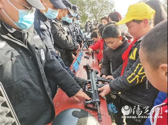 關(guān)東軍為何佩戴大檐帽，歷史、文化與軍事原因探究，關(guān)東軍大檐帽佩戴原因，歷史、文化與軍事因素探究