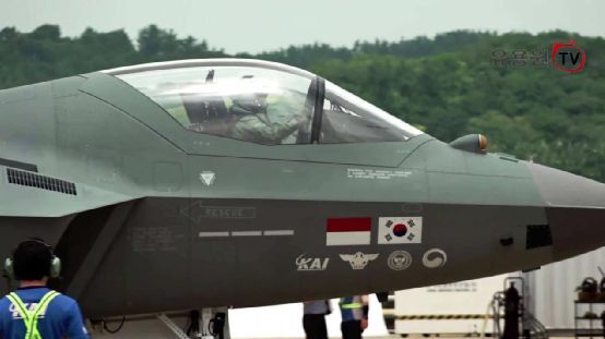 殲-10與KF-21，空中巨龍的對(duì)比與展望，殲-10與KF-21，空中巨龍的深度對(duì)比與未來(lái)展望