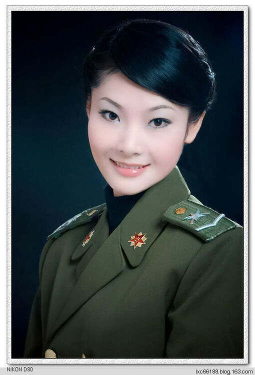 中國女兵，高清圖片展現(xiàn)颯爽英姿，中國女兵高清圖片展現(xiàn)颯爽英姿風采