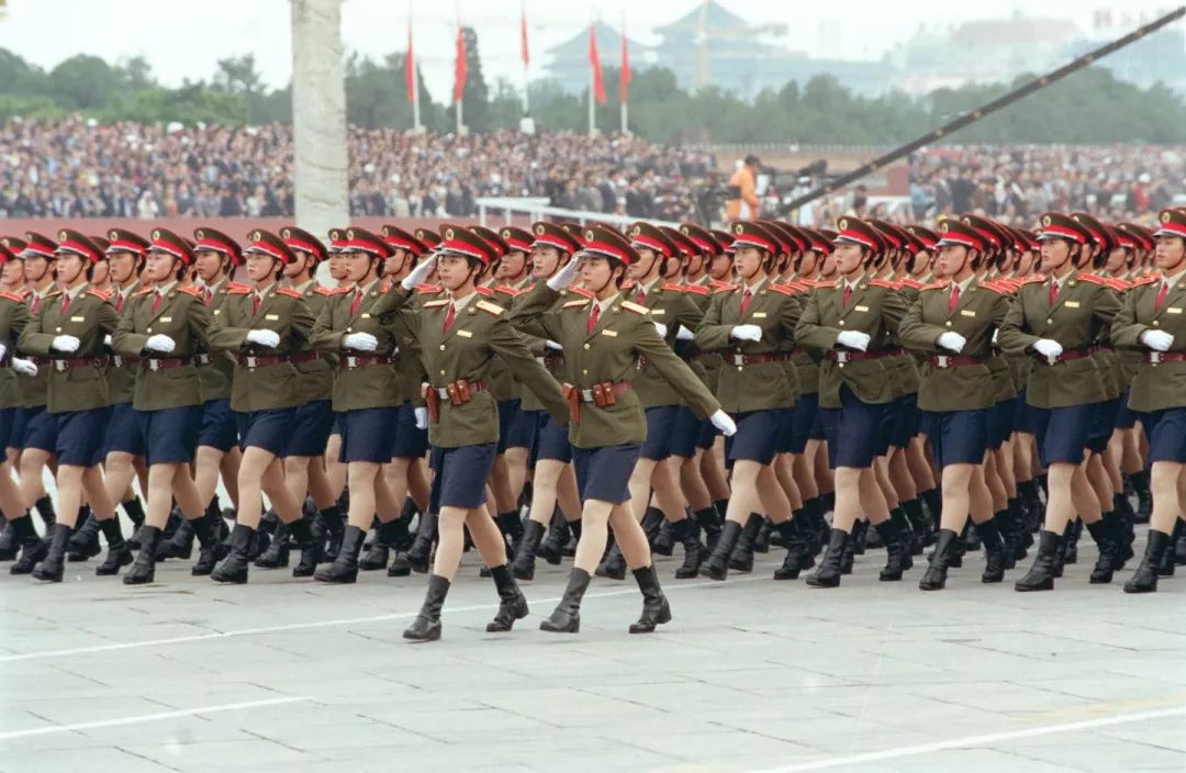 中國女兵方隊閱兵儀式，榮耀與力量的展現(xiàn)，中國女兵方隊閱兵儀式，榮耀與力量的璀璨展現(xiàn)