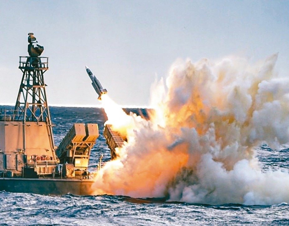 雄三反艦導(dǎo)彈，技術(shù)前沿與戰(zhàn)略影響，雄三反艦導(dǎo)彈，技術(shù)前沿與戰(zhàn)略影響力