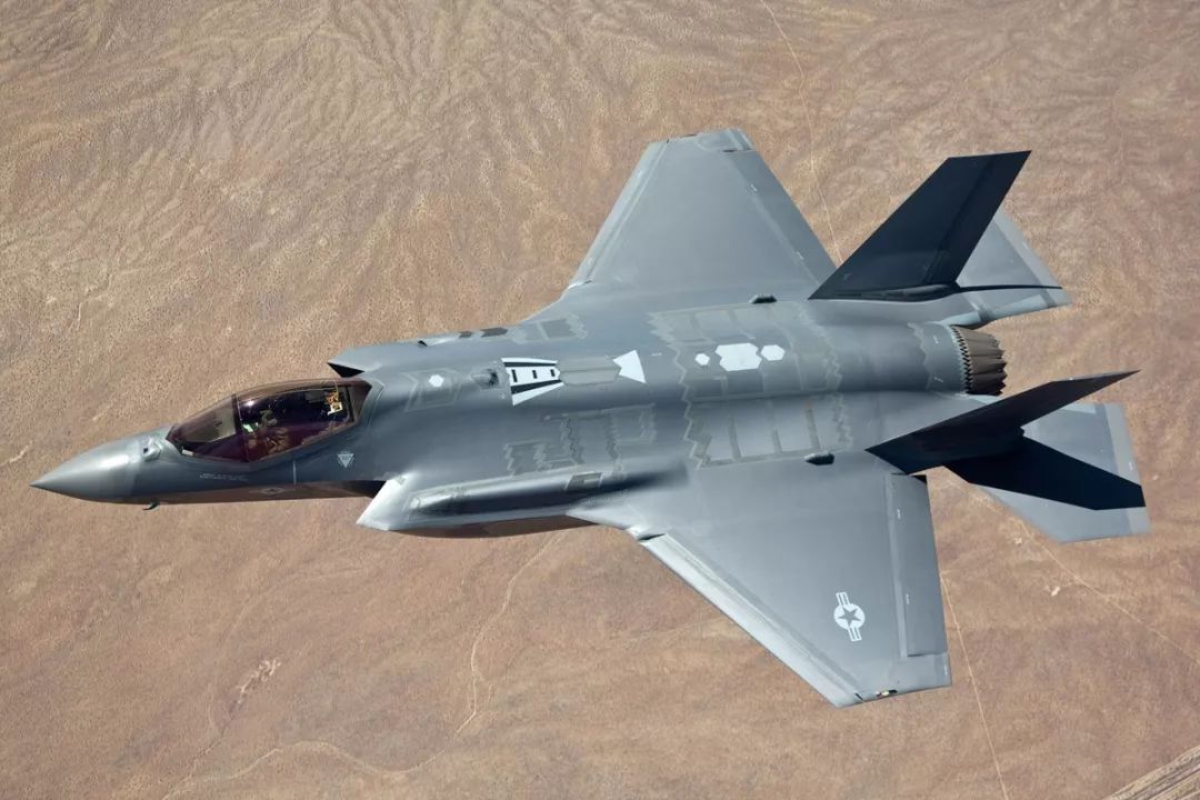 殲-16與中國空軍現(xiàn)代化，對(duì)標(biāo)外國先進(jìn)機(jī)型的發(fā)展之路，殲-16與中國空軍現(xiàn)代化，對(duì)標(biāo)外國先進(jìn)機(jī)型的發(fā)展之路探索