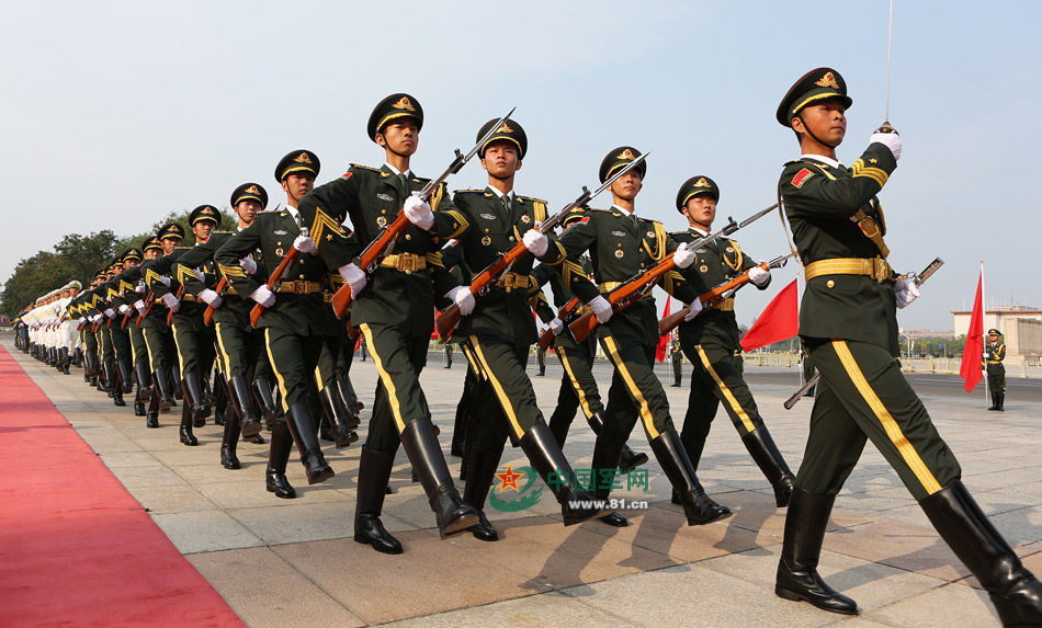 三軍儀仗隊(duì)圖片大全集，榮耀與力量的展現(xiàn)，三軍儀仗隊(duì)圖片集，榮耀與力量的完美展現(xiàn)