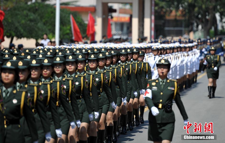 紀(jì)念抗日戰(zhàn)爭(zhēng)暨反法西斯戰(zhàn)爭(zhēng)勝利70周年閱兵，回顧與前瞻，紀(jì)念抗日戰(zhàn)爭(zhēng)暨反法西斯戰(zhàn)爭(zhēng)勝利70周年閱兵，回顧歷史，展望未來(lái)