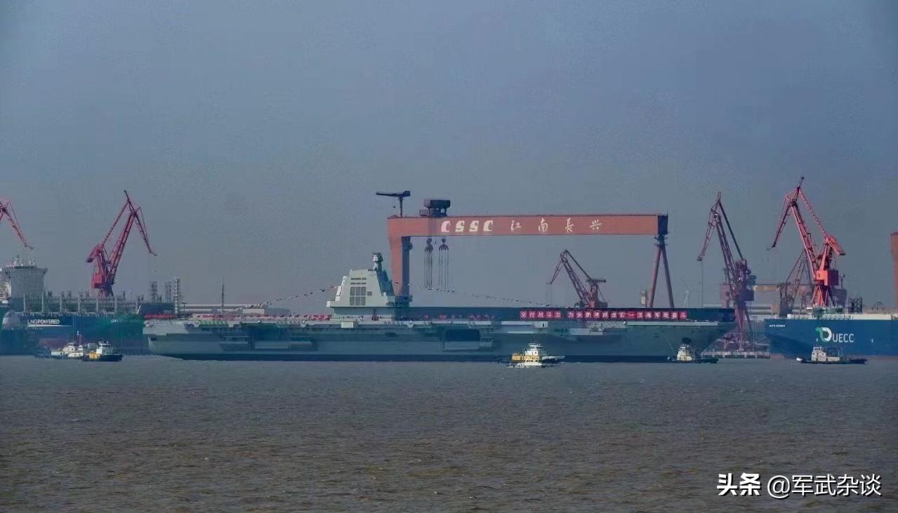 航空母艦在其三十年服役期內的歷程與貢獻，航空母艦三十年服役歷程與卓越貢獻回顧