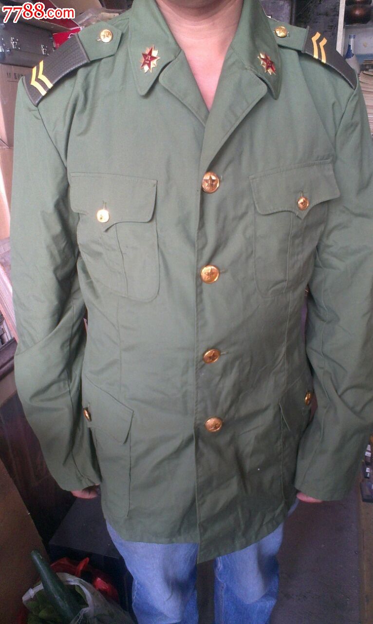 軍服背后的榮耀與傳承——走進(jìn)神秘的99軍服世界，走進(jìn)神秘的軍服世界，榮耀與傳承的99軍服探秘