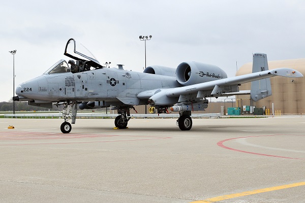 揭秘A-10攻擊機，空中猛獸的卓越性能與傳奇歷程，揭秘A-10攻擊機的卓越性能與傳奇歷程，空中猛獸的全方位解讀