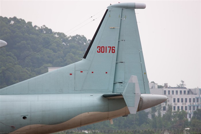 直-18預(yù)警機(jī)在編隊(duì)中的距離掌控與戰(zhàn)術(shù)運(yùn)用，直-18預(yù)警機(jī)編隊(duì)中的距離掌控與戰(zhàn)術(shù)運(yùn)用策略