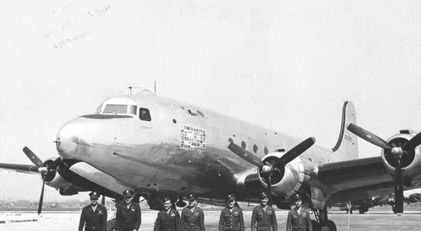 中國空軍擊落英國客機事件，歷史背后的真相與反思，中國空軍擊落英國客機事件，真相揭秘與反思啟示