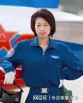 女飛行員張曉佳，翱翔天際的勇敢追夢人，女飛行員張曉佳，天際追夢的勇敢之翼