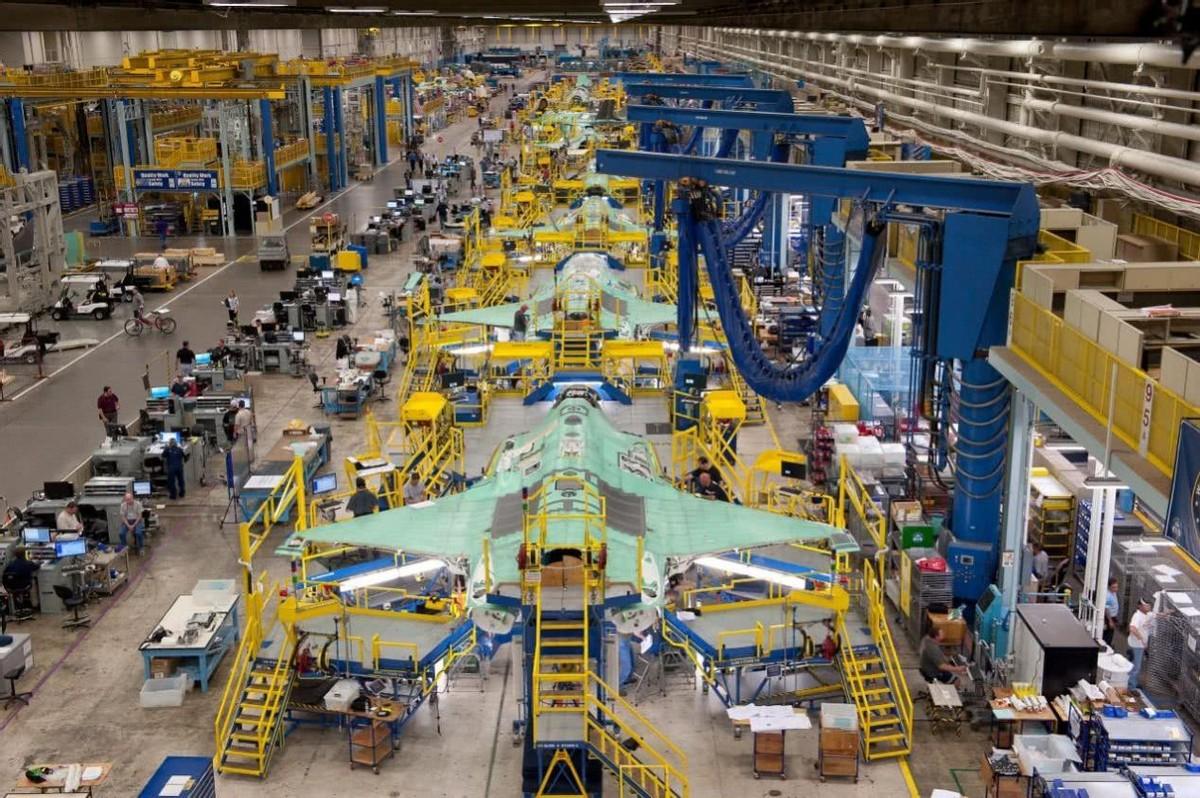 殲-20與F-22，究竟誰更厲害？，殲-20與F-22，誰更勝一籌？對比解析