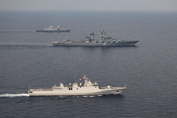 俄海軍瓦良格號，俄羅斯海軍力量的象征與驕傲，俄海軍瓦良格號，俄羅斯海軍力量的象征與榮耀