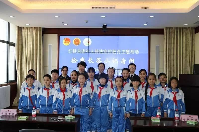今天特大新聞，小學生如何撰寫新聞報道，小學生新聞報道撰寫指南，掌握新聞報道的要點與技巧